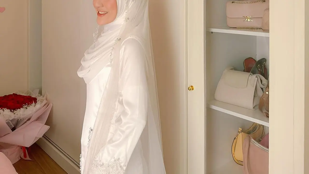 8 Potret Menawan Larissa Chou Resmi Menikah dalam Balutan Baju Kurung Melayu