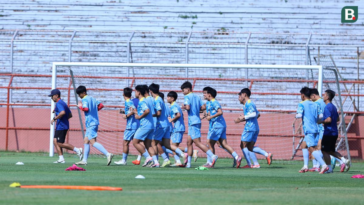 Cristiano Roland Curhat Jelang Lawan Indonesia U-17: Vietnam U-17 Mau Tak Mau Latihan di Tengah Cuaca Panas Ekstrem Surabaya