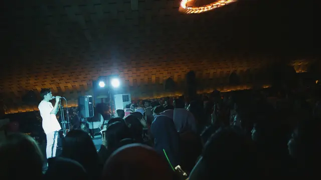 Hadirkan McKay, Tengok Lagi Keseruan Friday Noraebang dalam 5 Foto Ini