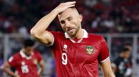 Ekspresi pemain Timnas Indonesia,&nbsp;Ilija Spasojevic&nbsp;setelah gagal mengontrol bola&nbsp;dalam laga Grup A Piala AFF 2022 melawan Timnas Kamboja di Stadion Utama Gelora Bung Karno, (SUGBK), Jumat (23/12/2022). (Bola.com/M Iqbal Ichsan)
