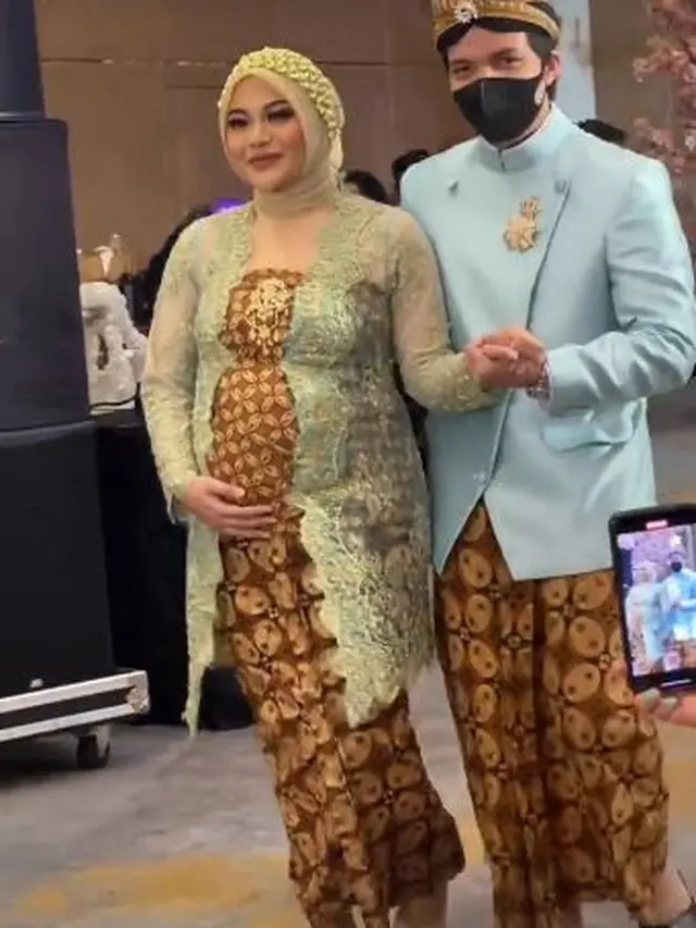7 Potret Tasyakuran 7 Bulan Kehamilan Aurel Hermansyah, Digelar Mewah