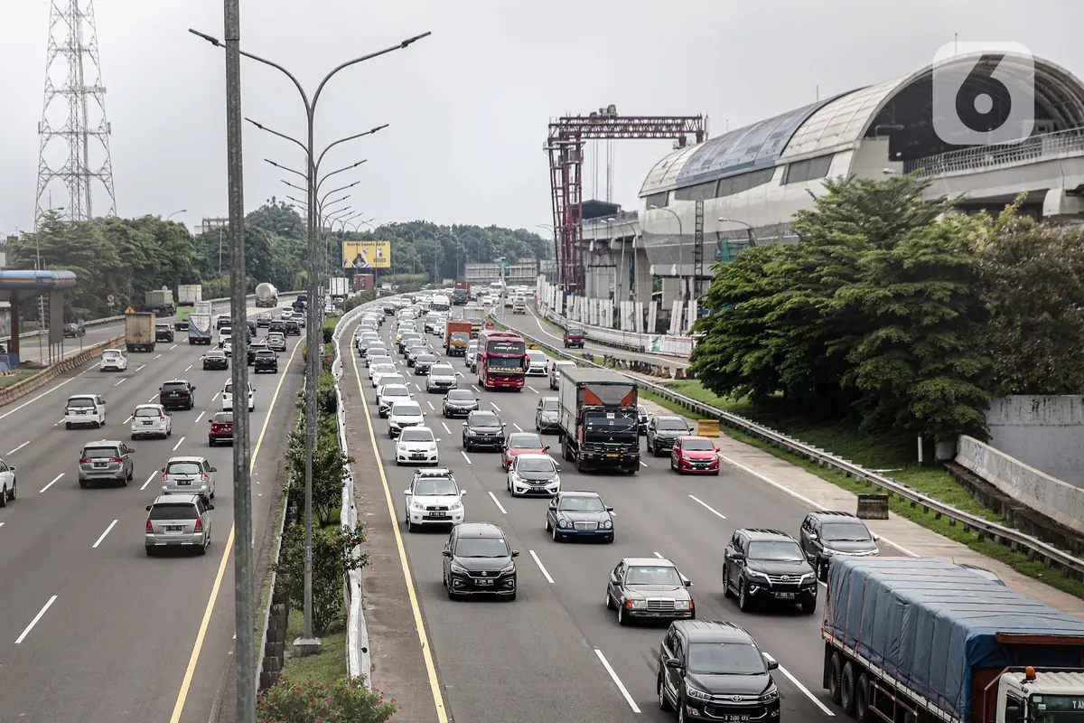 Volume Kendaraan Meningkat di Jalan Tol
