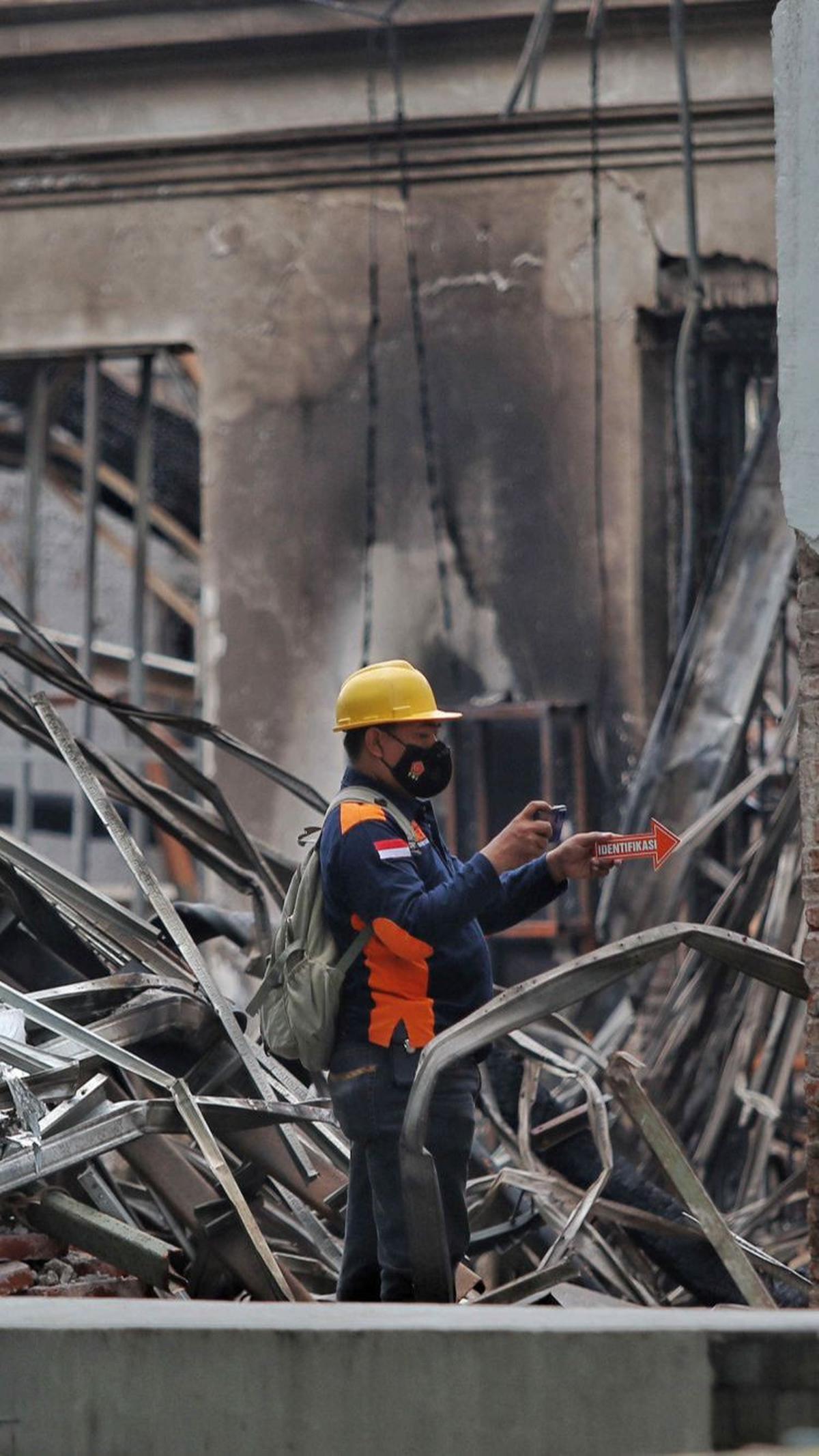 Plt Kepala Badan Layanan Umum Museum dan Cagar Budaya (BLU MCB) Ahmad Mahendra menyampaikan, enam ruangan di gedung A telah dibatasi garis polisi untuk pengamanan.<br>