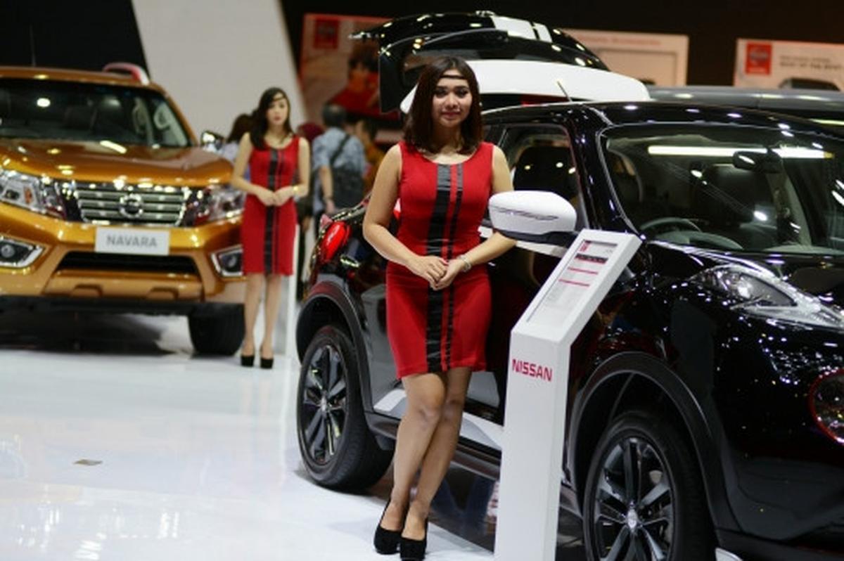 Gadis-gadis cantik hiasi IIMS 2015