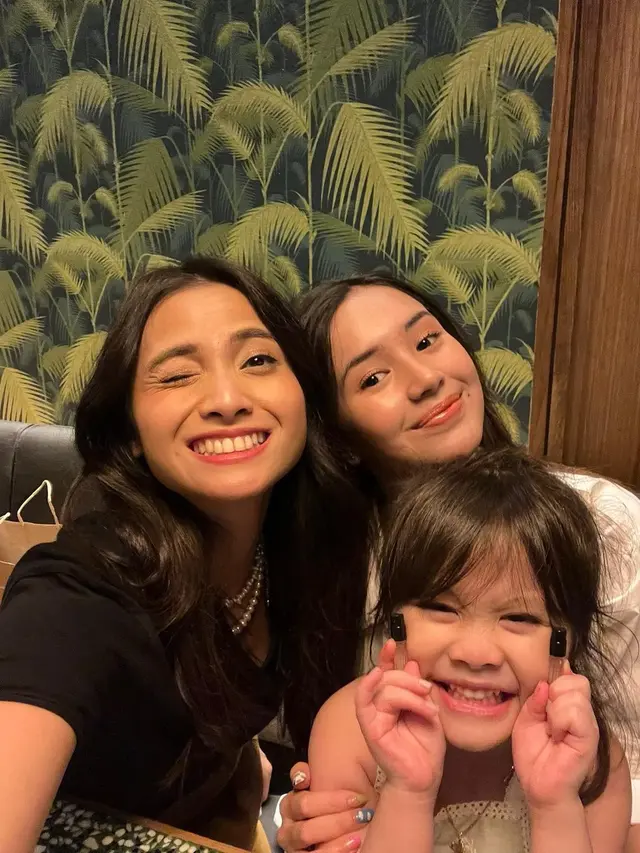 Acha Septriasa dan Beby Tsabina bertemu setelah tiga tahun berlalu (Foto: Instagram @bebytsabina)