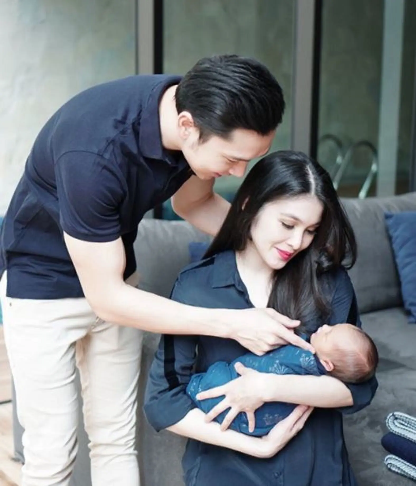 Sandra Dewi dan Harvey Moeis menikmati peran sebagai mama dan papa muda (Instagram/@sandradewi88)