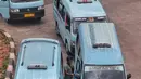 Sejumlah angkutan kota menunggu penumpang di kawasan Jakarta, Minggu (4/9/2022). Organisasi Angkutan Darat (Organda) merespons kenaikan harga bahan bakar minyak (BBM). Kenaikan harga BBM berdampak pada operasional sehingga menyebabkan kenaikan tarif angkutan umum. Kenaikan tarif tersebut kisaran 25 persen sampai dengan 35 persen. (Liputan6.com/Angga Yuniar)