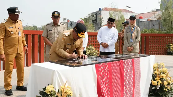 Pramono Resmikan Dua Embung di Cipayung, Tampung 36.550 Meter Kubik Air