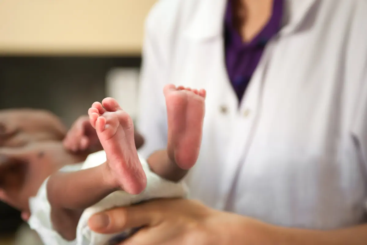 Ilustrasi bayi terkena penyakit langka (iStockphoto)