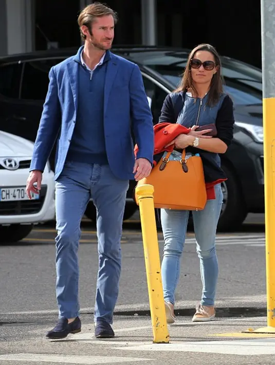 Pippa dan James telah melaksanakan pertunangan mereka pada 17 Juli 2016 lalu. Namun keduanya sepakat untuk menggelar pesta pernikahan yang sederhana di tahun 2017. (Dailymail/Bintang.com)