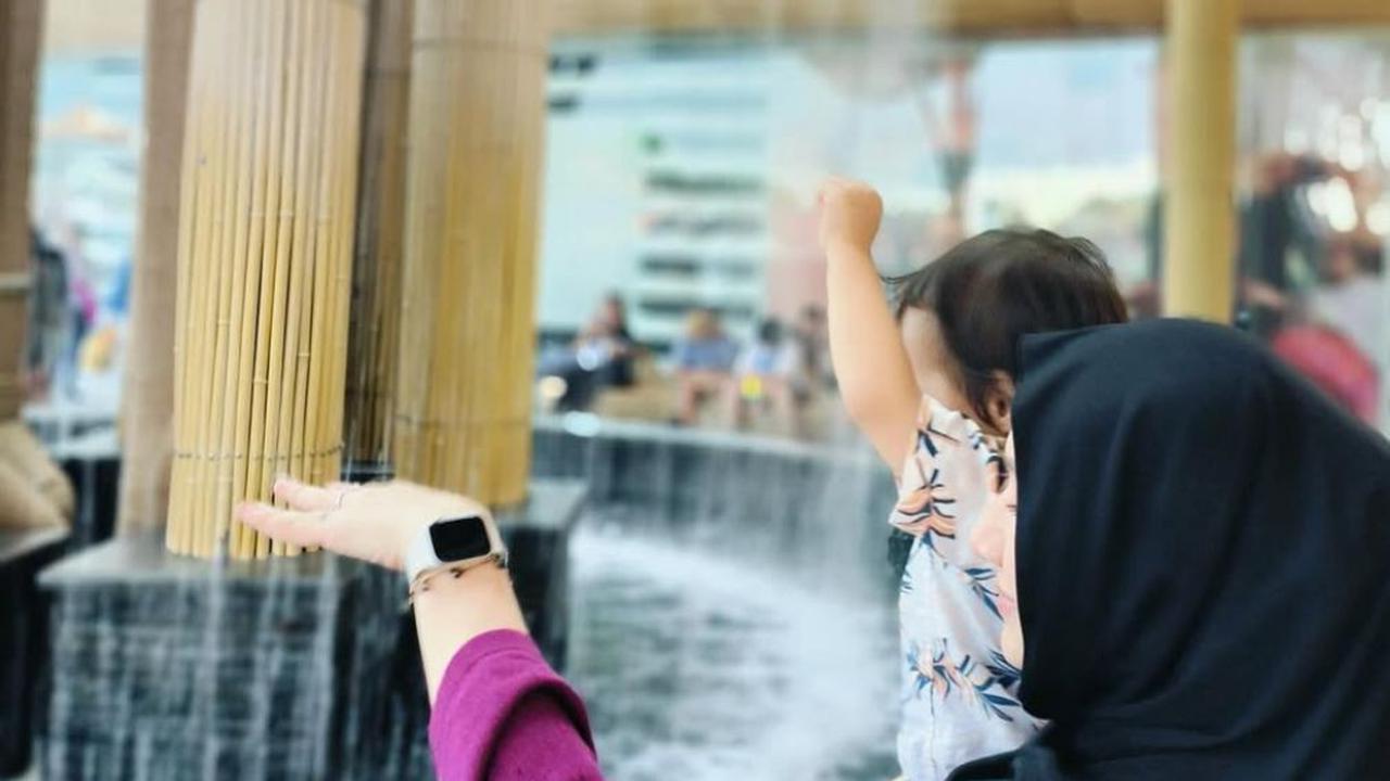 Potret Sederhana Indri Giana, Istri Ustaz Riza yang Pesonanya Bikin Netizen Terpukau