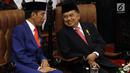 Presiden Joko Widodo (kiri) dan Wakil Presiden Jusuf Kalla menghadiri Sidang Paripurna di Gedung DPR, Jakarta, Jumat (16/8/2019). Nantinya DPR akan membahas RAPBN 2020 untuk selanjutnya disahkan menjadi UU. (Liputan6.com/JohanTallo)