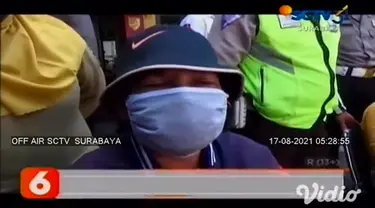Terdapat 20 remaja terjaring razia balap liar di kawasan Margomulyo, Surabaya. Mereka terjaring operasi saat polisi sedang patroli PPKM. Para remaja ini ditahan di Kantor Polisi Asemrowo Surabaya, mereka dihukum push up dan menyanyikan lagu Indonesia...