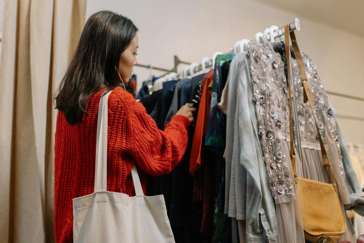 Belajar dari Kasus Pria Terkena Penyakit Kulit, Ahli Jelaskan Pentingnya Mencuci Baju Baru dan Thrifting Sebelum Dipakai