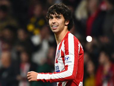 Joao Felix diboyong Atletico pada bursa transfer musim panas 2019. Pemain berusia 20 tahun ini dipinang dengan nilai transfer sebesar 126 juta euro. (AFP/Gabriel Bouys)
