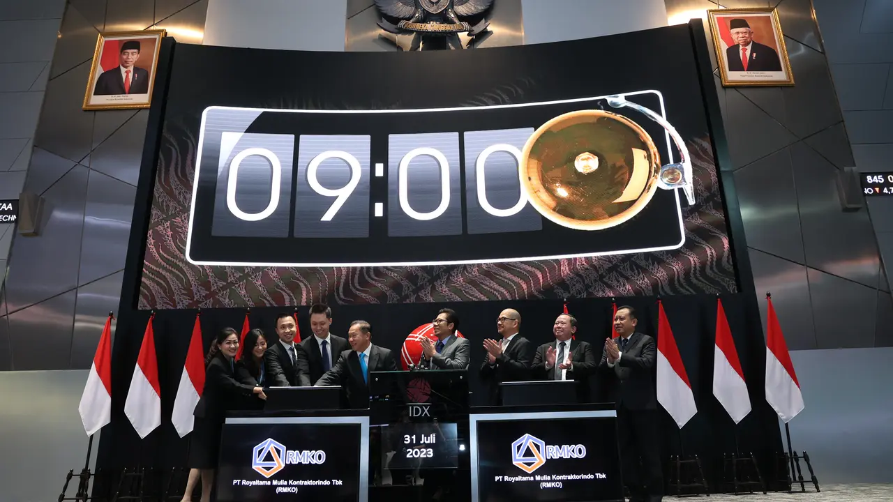 Pencatatan perdana saham PT Royaltama Mulia Kontraktorindo Tbk (RMKO), Senin, (31/7/2023). (Foto: BEI)