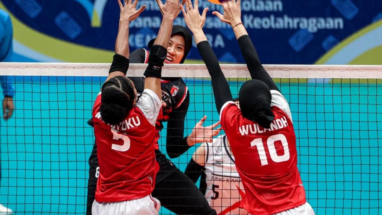 Laga ekshibisi bola voli Fun Volleyball tersebut berakhir dengan kemenangan 3-2 (25-17, 25-15, 19-25, 18-25 dan 15-12) untuk Red Sparks.