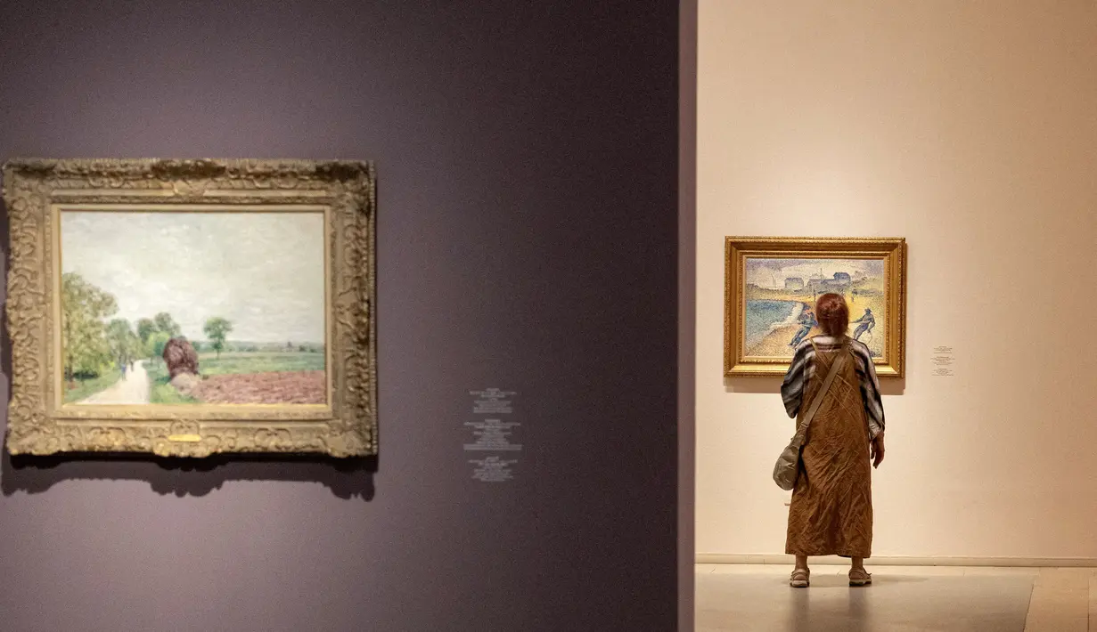 <p>Pameran lainnya tetap terbuka untuk umum tetapi di ruangan yang terlindung khusus. (Oren ZIV / AFP)</p>