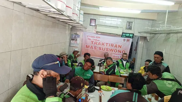 Program Traktiran RIDO (Ridwan Kamil-Suswono) yang diselenggarakan oleh Relawan Bang Emil Teman Kita, yang berkolaborasi dengan Reimajinasi, berhasil terlaksana di 250 titik yang tersebar wilayah Jakarta (Istimewa)