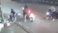 Dikejar Kelompok Bersenjata, 3 Pemuda Terpental dari Motornya