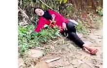 Heboh di Sinjai, Perempuan Dipatok Ular Kobra Hingga Terkapar di Pinggir Jalan