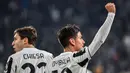 Pemain depan Juventus, Paulo Dybala (kanan) merayakan di samping Federico Chiesa setelah mencetak gol ke gawang  Zenit St. Petersburg pada match day ke-4 Liga Champions di Allianz stadium, Rabu (3/11/2021) dinihari WIB. Menjamu Zenit, Juventus menang 4-2 atas Zenit. (Isabella BONOTTO / AFP)