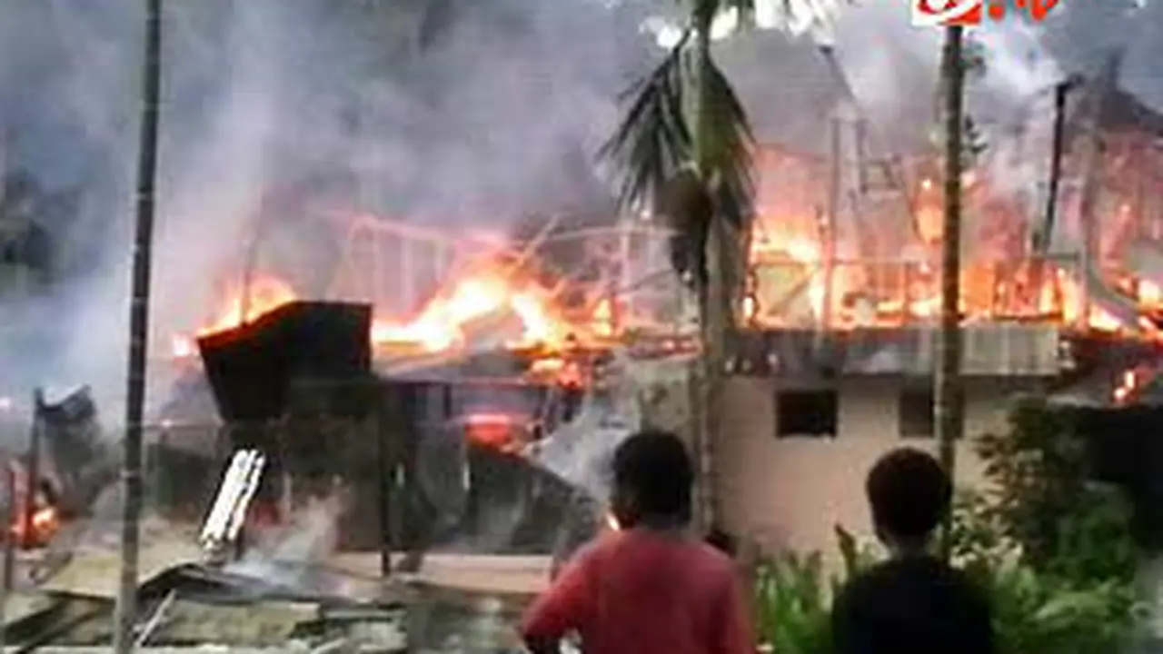 120228dbentrok-papua.jpg