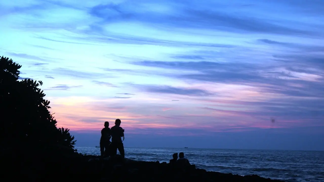 Senja di Pantai Tanerros, Sumenep, Madura