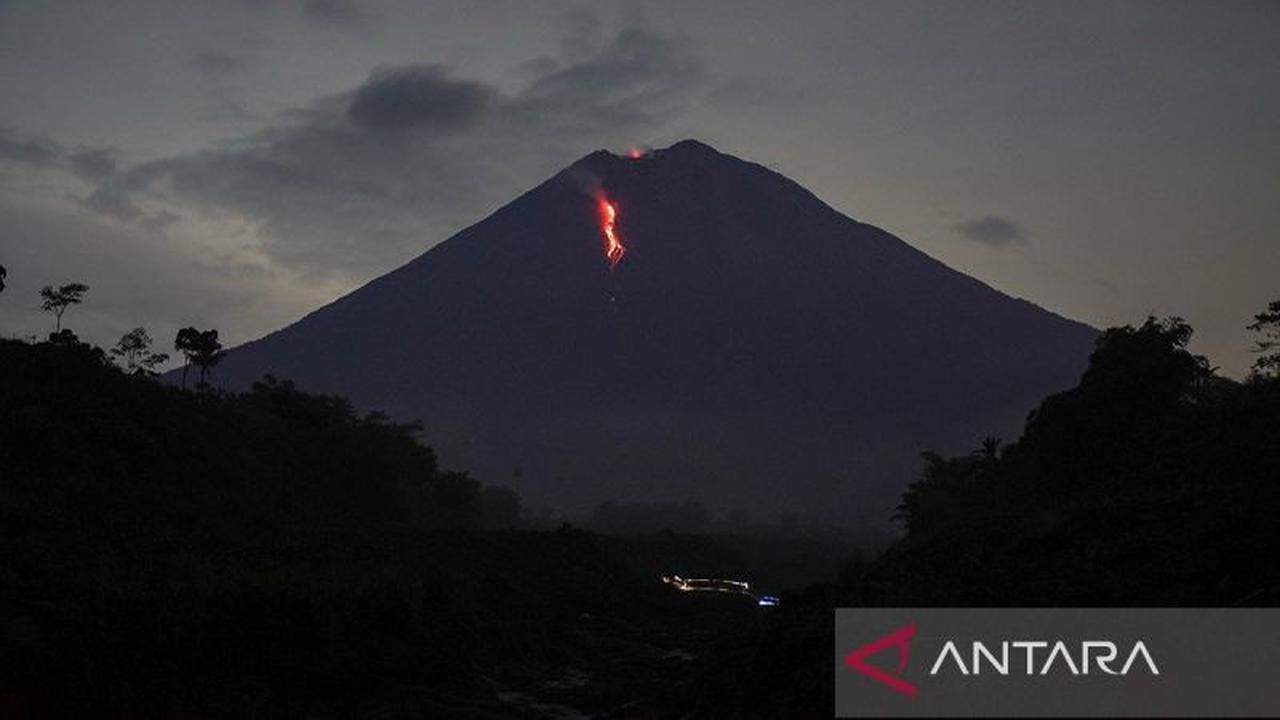 Kemenpar Perkuat Mitigasi Wisata Gunung Api Demi Keamanan Turis