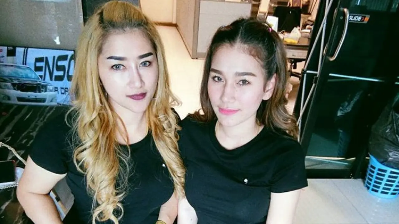 [Bintang] Jauh dari Cerita Pelakor, Pria Ini Bangga Punya Istri Dua yang Cantik dan Akur