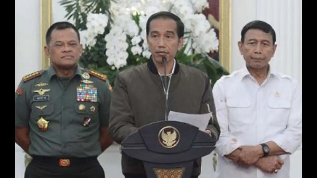 [Bintang] Jaket Bomber Jokowi Laku Keras