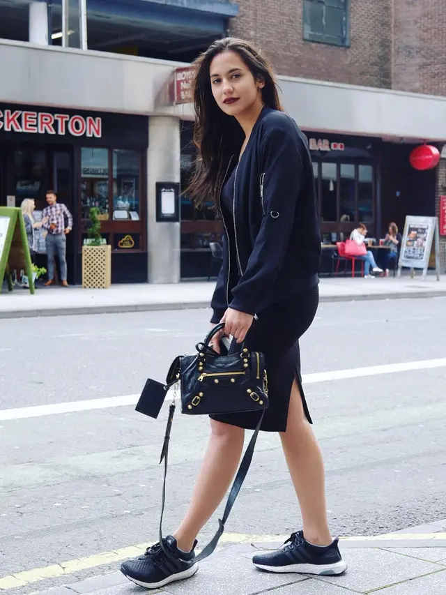 9 Koleksi Tas Mewah Pevita Pearce Senilai Puluhan Juta, Kunci Tampil Memesona dengan Bare Face