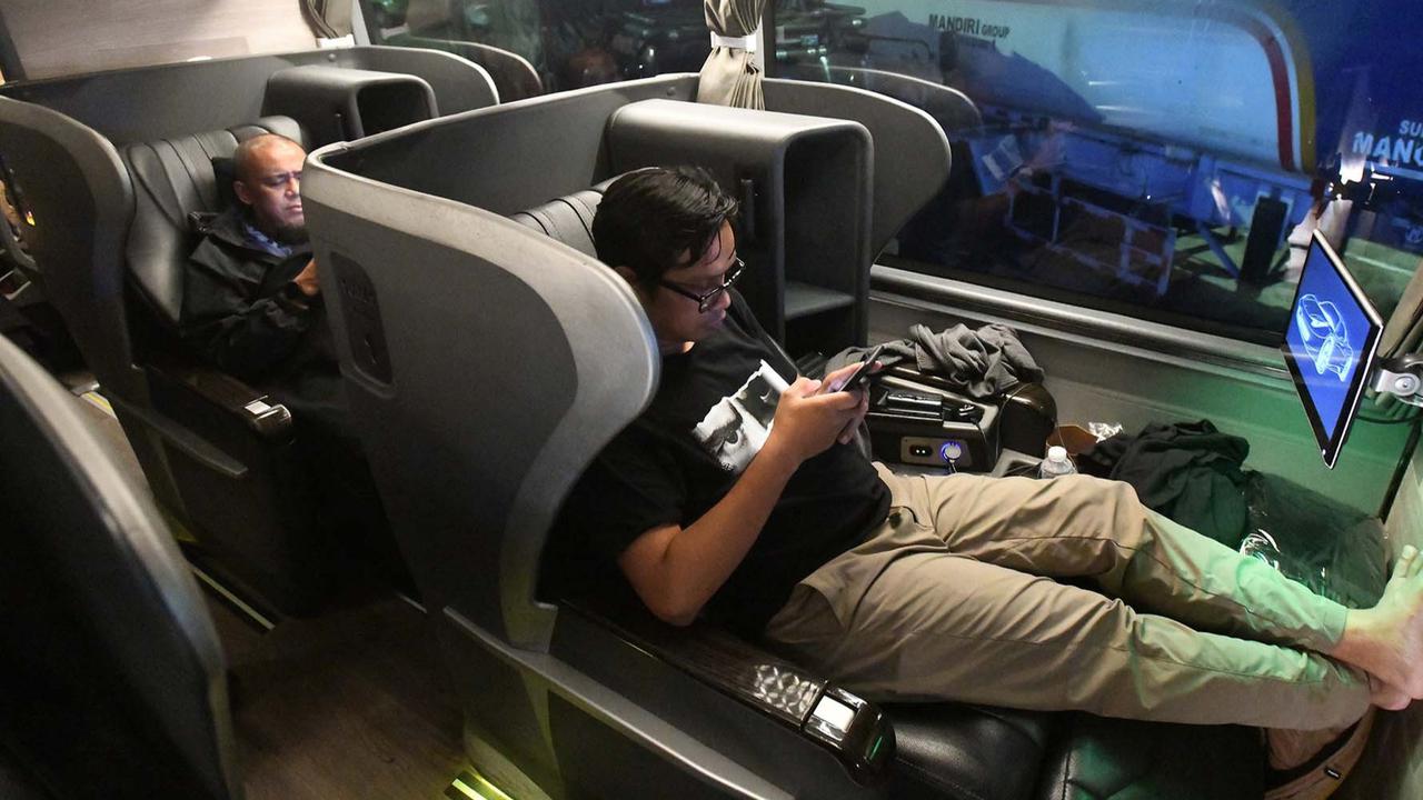 FOTO: Merasakan Sensasi Kenyamanan Bus AKAP Premium Jakarta-Madiun