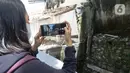 Aktivitas pembongkaran bangunan di atas saluran air di Kemang Utara, Sabtu (27/11/2021). Wali Kota Jakarta Selatan, Munjirin mengatakan, pihaknya sudah melayangkan surat pemberitahuan pembongkaran dan pemilik bangunan menyatakan akan membongkar sendiri bangunannya. (Liputan6.com/Herman Zakharia)