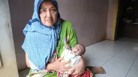 Seorang ibu di Bogor mengaku melahirkan tanpa proses kehamilan (Liputan6.com/Achmad Sudarno)