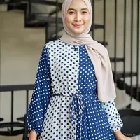 5 Model Gamis Motif Polkadot untuk Gaya Retro hingga Kasual, Jadi Tren Muda Masa Kini (created by AI)