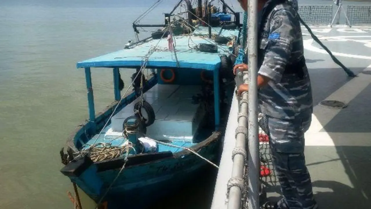 Tangkap Kapal Ikan Malaysia di Ambalat, TNI AL Amankan 5 WNI