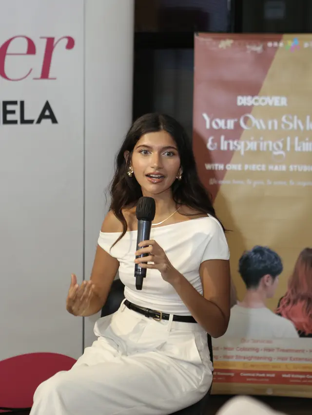 beauty pose' dari Fiza yang merupakan seorang model profesional dari Studio 47