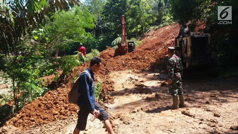 Dilanda Longsor, Jalur Cianjur-Bandung Masih Terputus