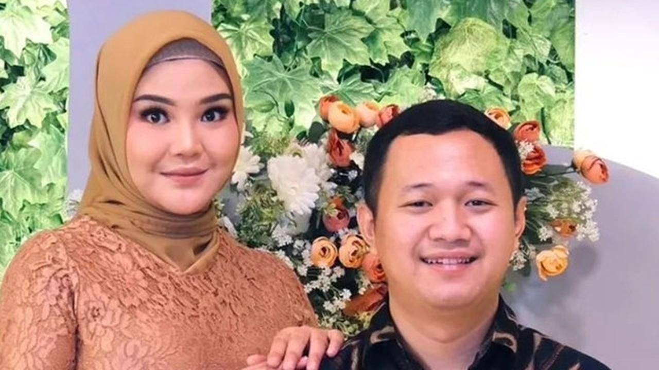 Rosa Meldianti Awali Tahun 2025 dengan Umrah Bersama Suami dan Anak, Penuh Momen Hangat