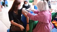 Vaksinasi di Kota Tangerang.