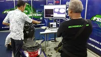 Bengkel resmi Yamaha di bilangan Cempaka Putih, Jakarta, tenyata memiliki layanan tuning mesin standar balap (Liputan6.com)