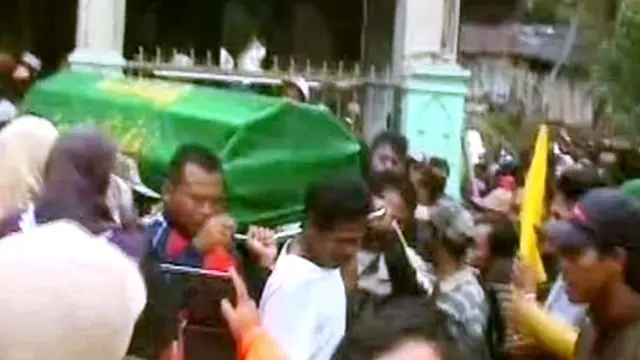 13 Jenazah Korban Bus Maut Ciloto Dimakamkan