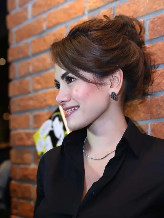 Ibu dua anak ini mengaku nyaman bersama Sammy. (Nurwahyunan/Bintang.com)