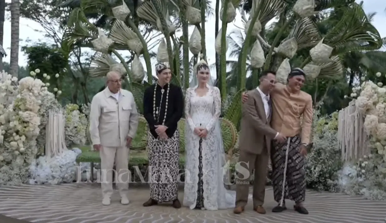 Secara keseluruhan look Luna Maya dan Maxime Bouttier dibuat begitu indah. [Foto: TS Media.dok]