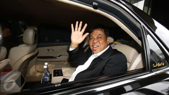 20170216-Ketua MK Arief Hidayat Diperiksa KPK-Jakarta