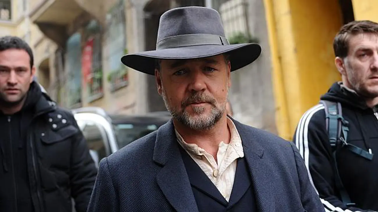 Sutradarai Film Perang, Russell Crowe Didukung Warner Bros