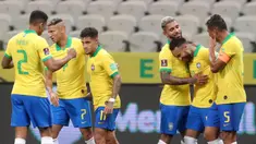 Pemain Brasil merayakan gol yang dicetak Philippe Coutinho ke gawang Bolivia pada laga kualifikasi Piala Dunia 2020 di Corinthians Arena, Sabtu (10/10/2020) pagi WIB. Brasil menang 5-0 atas Bolivia. (AFP/Amanda Perobelli/poll)