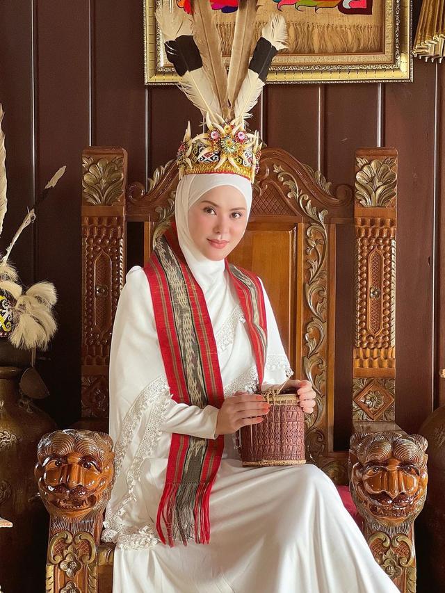 Sudah Menikah Lagi, Ini 5 Potret Terbaru Angel Lelga Bersama Suami