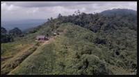 Warung Tertinggi di Kalimantan Selatan Banyak Pengunjung Meski Hanya Sajikan Menu Seadanya.&nbsp; foto: Youtube 'Fiersa Besari'